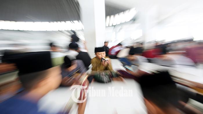Berita Foto: RIBUAN Santri Tadarus Massal di Pesantren Ar-Raudlatul Hasanah pada Ramadhan 1445 H - 13032024_TADARUS-MASSAL_ABDAN-SYAKURO-13.jpg
