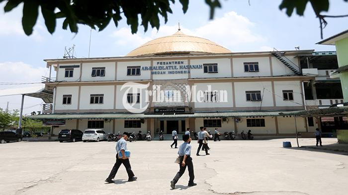 Berita Foto: RIBUAN Santri Tadarus Massal di Pesantren Ar-Raudlatul Hasanah pada Ramadhan 1445 H - 13032024_TADARUS-MASSAL_ABDAN-SYAKURO-2.jpg