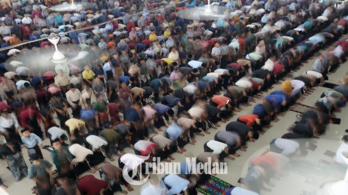 Berita Foto: RIBUAN Santri Tadarus Massal di Pesantren Ar-Raudlatul Hasanah pada Ramadhan 1445 H - 13032024_TADARUS-MASSAL_ABDAN-SYAKURO-6.jpg