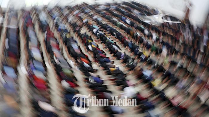 Berita Foto: RIBUAN Santri Tadarus Massal di Pesantren Ar-Raudlatul Hasanah pada Ramadhan 1445 H - 13032024_TADARUS-MASSAL_ABDAN-SYAKURO-7.jpg