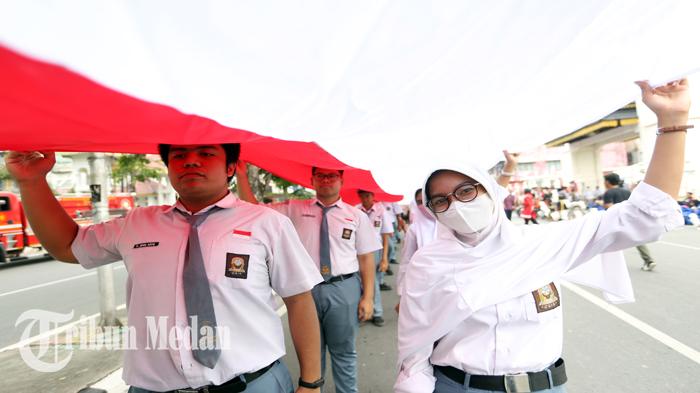 1392022_KIRAB-MERAH-PUTIH_ABDAN-SYAKURO-35.jpg