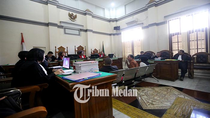 Berita Foto: DINILAI Tak Becus Mengurus Struktur, Hakim Sentil Kepala Pusbangnis UINSU - 14122023_MEMBERIKAN-KETERANGAN_ABDAN-SYAKURO-3.jpg