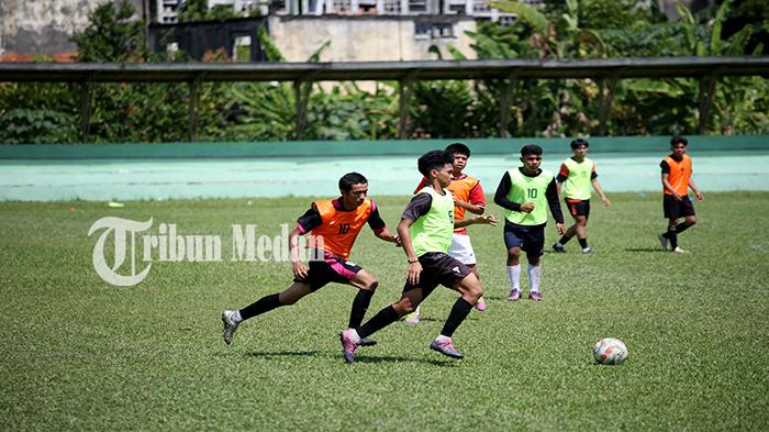 Berita Foto: Ini Harapan Pelatih Timnas U-20 Indra Sjafri, Pantau Tim PON Sumut di Stadion Pardede - 18042024_SELEKSI-PEMAIN_ABDAN-SYAKURO-8.jpg