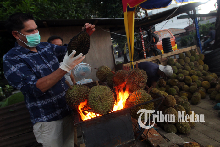 Berita Foto: Durian Bakar Menjadi Kuliner Alternatif yang Ramah untuk Perut, Pertama di Kota Medan