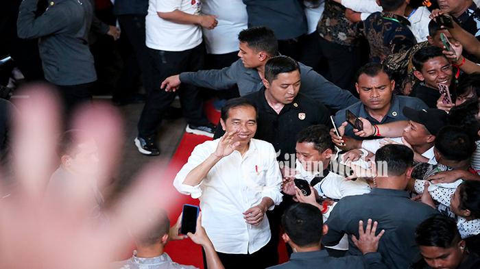 Berita Foto: Setia Mendampingi, Bobby Nasution Sebut Aulia Rachman Teman Bertengkarnya - 27082023_MENYAPA-RELAWAN_ABDAN-SYAKURO-1.jpg
