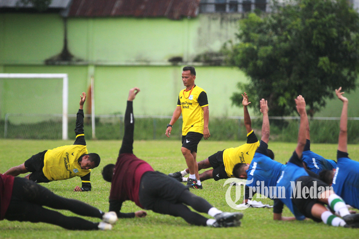 Berita Foto:  Jelang Kick Off Liga 2, Tim Pelatih PSMS Medan Berharap Pemain Cepat Bergabung