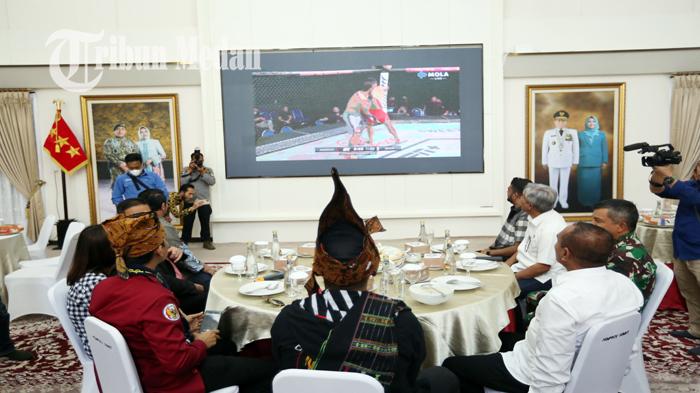 Berita Foto: Jeka Saragih Sudah Menekuni Bela Diri sejak SMP, Siap Menang di Final Road to UFC - 31102022_SAMBUTAN-GUBERNUR-SUMUT_ABDAN-SYAKURO-3.jpg