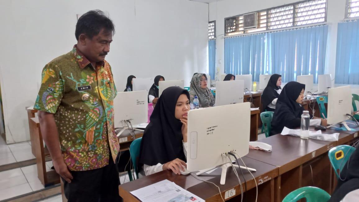 Amir-Hamzah-Pantau-Pelaksaan-Ujian-PPPK-di-Binjai.jpg