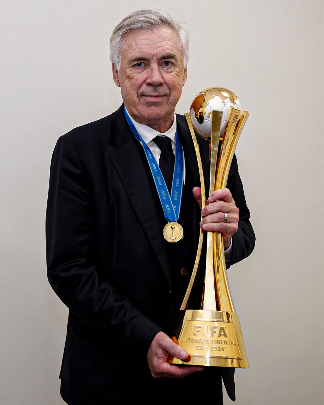 Ancelotti-juara-piala.jpg