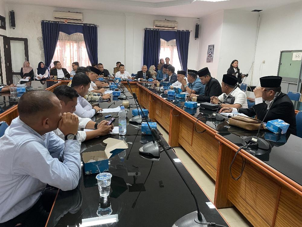 Anggota-DPRD-Deli-Serdang-mengadakan-rapat-perdana-Pansus-PAD.jpg