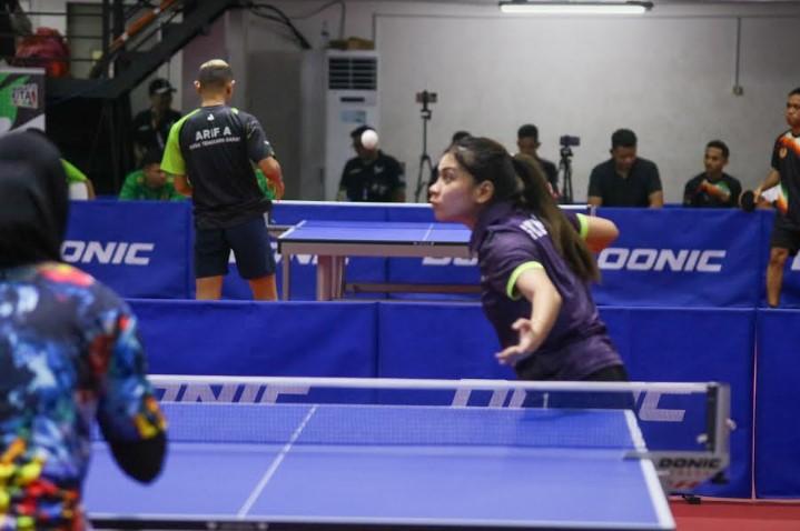 Atlet-tenis-meja-beregu-putri-Vina-ketika-menghadapi-Dania-di-Gedung-Olahraga.jpg