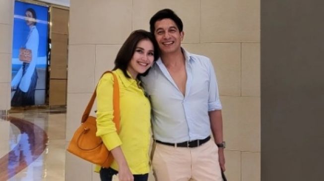 AYU Ting Ting Bikin Heboh, Gandeng Mesra Pria Tampan, Hubungan dengan Ivan Gunawan Terungkap