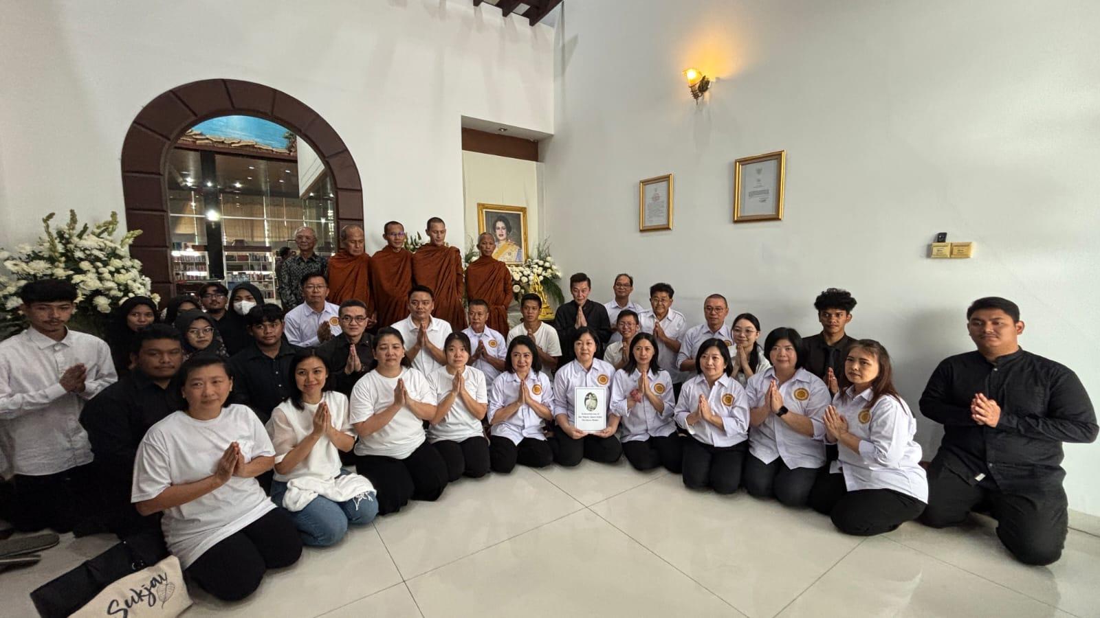 Sampaikan Penghormatan, Konsultan Kehormatan Thailand Gelar Upacara Duka untuk Ratu Sirikit  