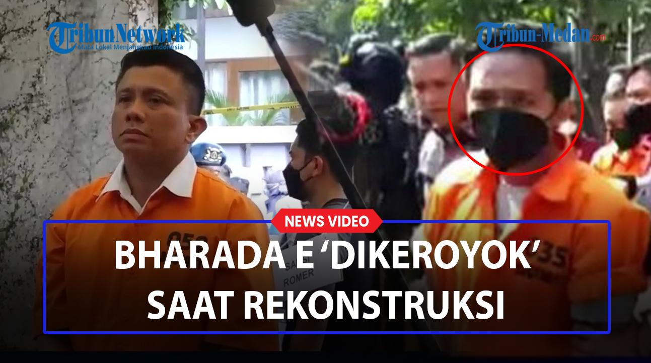 BHARADA-E-DIKEROYOK-Saat-Rekonstruksi-Keterangan-Bertolak-Belakang-dengan-Tersangka-Lain.jpg