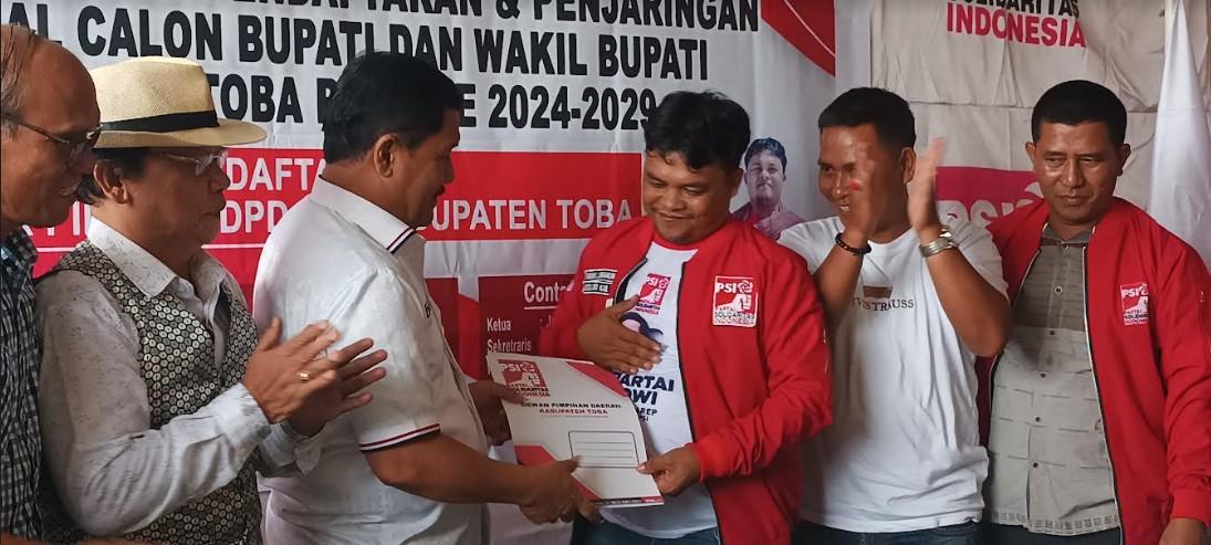 Bacalon-bupati-Toba-Thurman-Hutapea.jpg