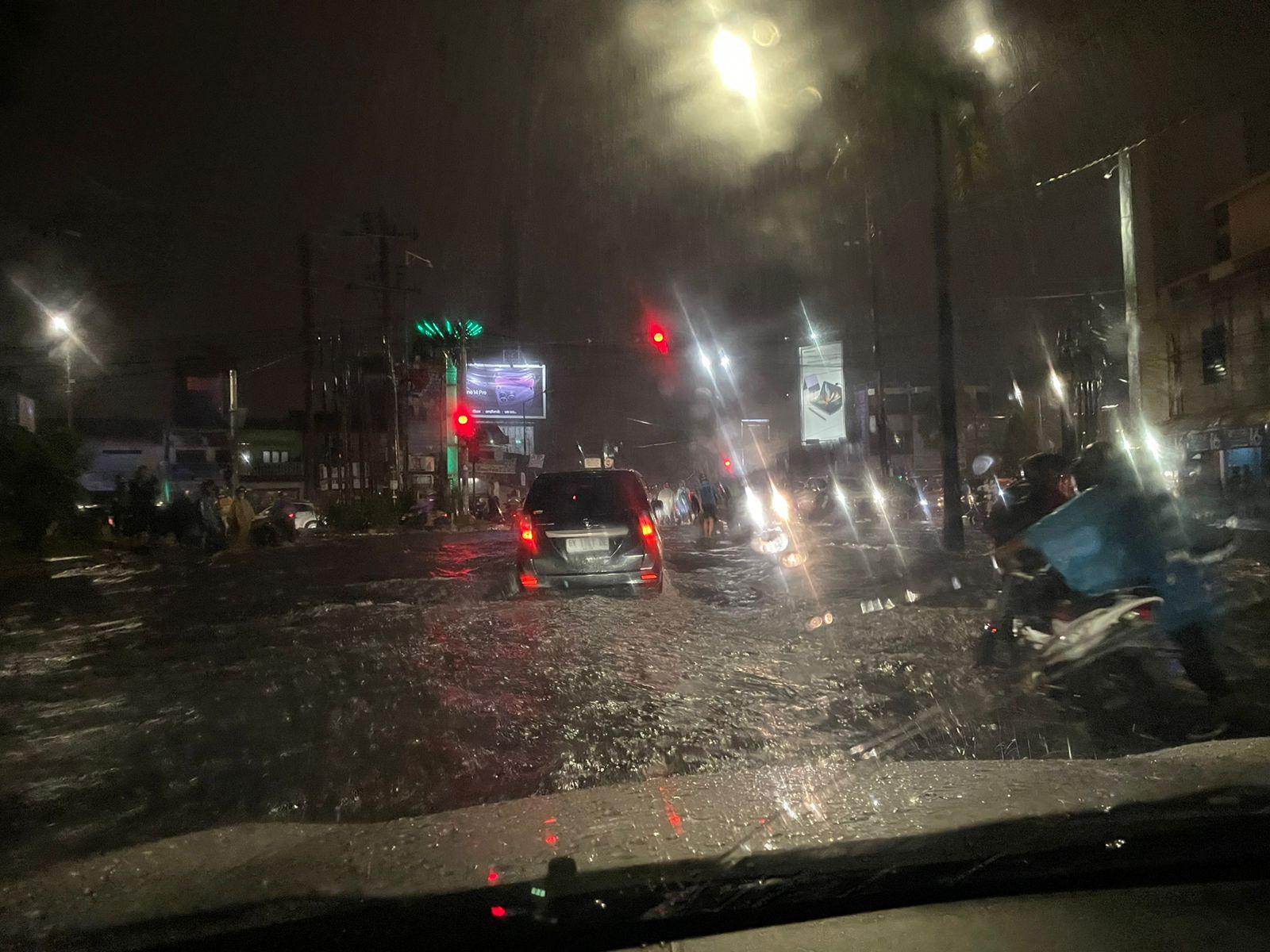 Hujan Deras, Sejumlah Kawasan di Medan Terendam Banjir, di Sergai 17 Ribu Warga Terdampak Banjir