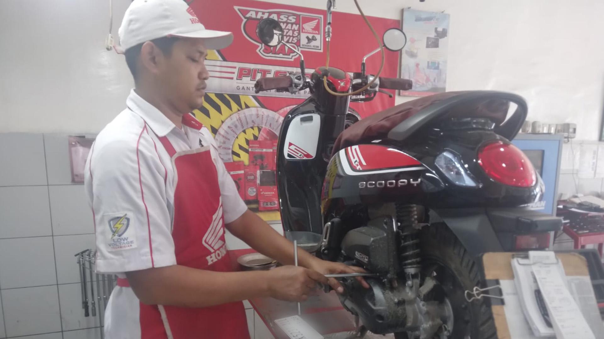 Bebas-Antri-Layanan-Fit-Express-Jadi-Solusi-Perawatan-Motor-Kesayangan.jpg