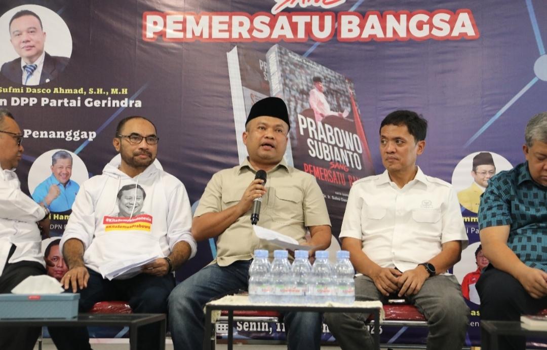 Buku-berjudul-Prabowo-Subianto-Sang-Pemersatu-Bangsa-tulisan-dari-Sekretaris-Gerindra-Sugiat-Santoso.jpg