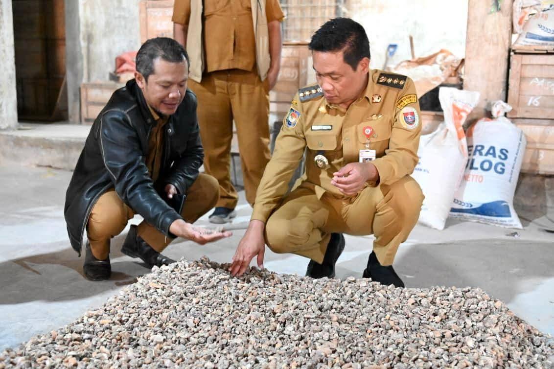 Kabar Baik Bagi Petani, Pemkab Humbahas Terapkan Penurunan Harga Pupuk Subsidi Sebesar 20 Persen