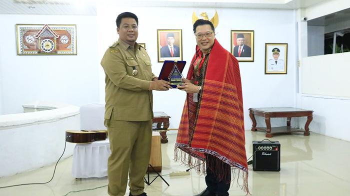 Bupati-Samosir-Vandiko-T-Gultom-menyambut-baik-kunjungan-Indonesia-Diaspora-Network-IDN-Australia.jpg