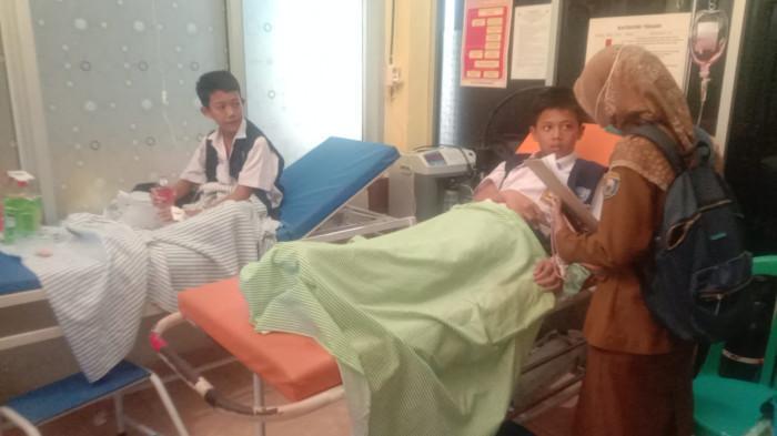 DUA-ANAK-MENGALAMI-MUNTAHsdsasd.jpg