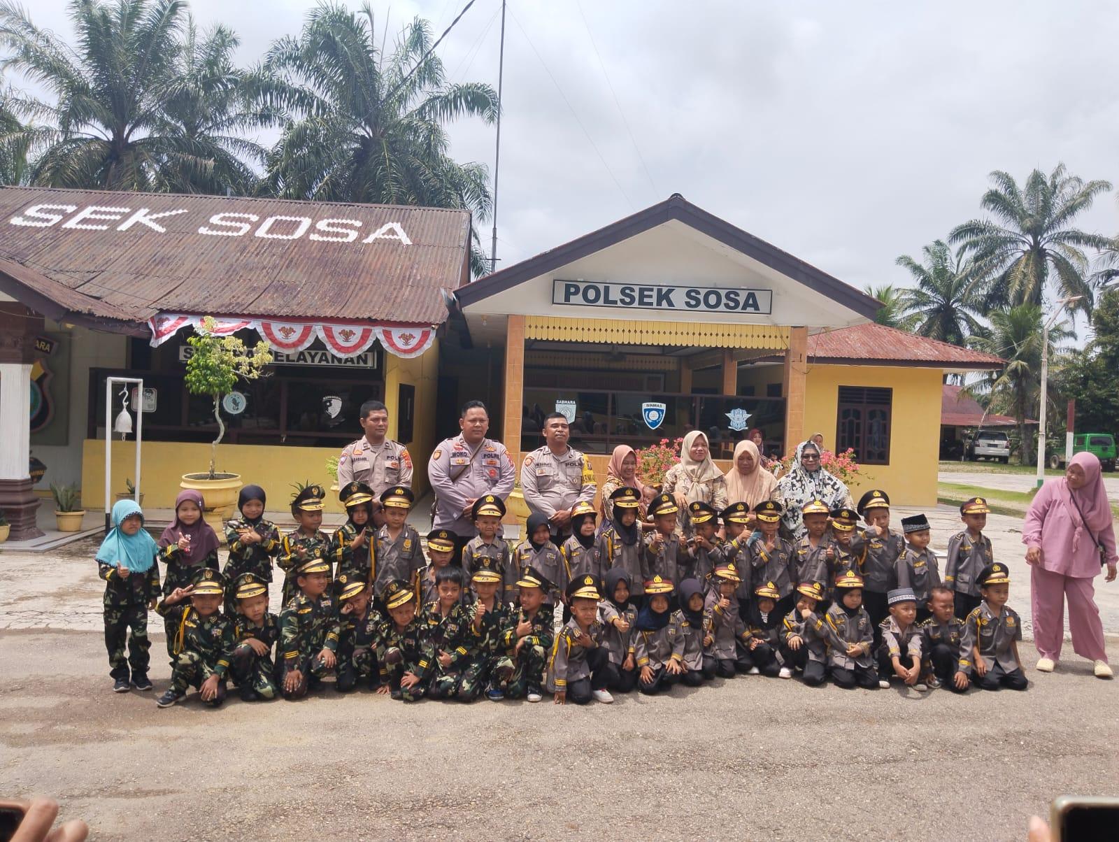 Dalam-rangka-program-Polisi-Sahabat-Anak-Polsek-Sosa-3.jpg
