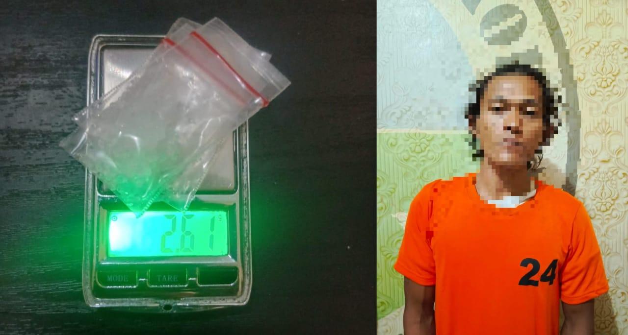 Dari-tangan-tersangka-disita-lima-paket-sabu-dan-alat-isap.jpg