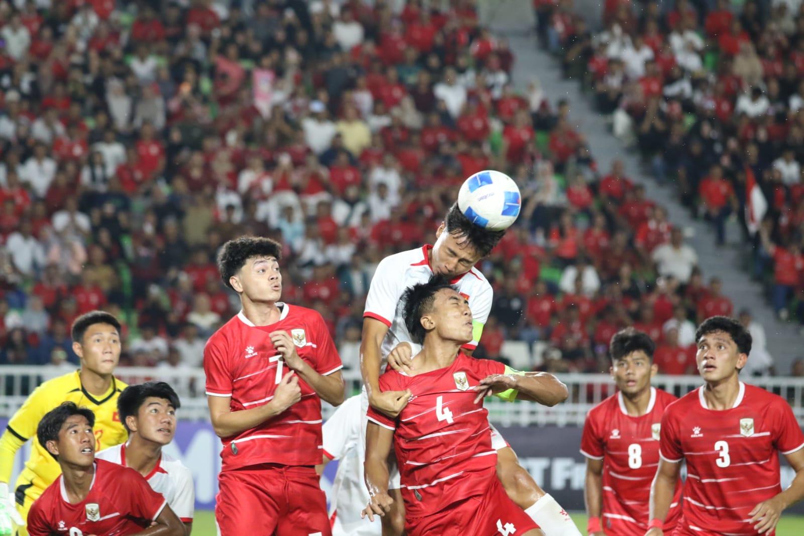 Dibabak-pertama-timnas-Indonesia-unggul-sementara-atas-timnas-Vietnam.jpg