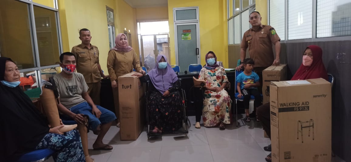 Dinsos-Medan-Berikan-Bantuan-ke-Disabilitas.jpg