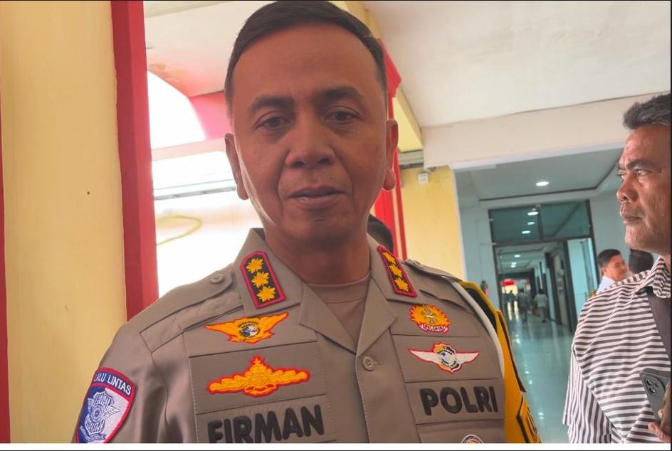 Dirlantas-Polda-Sumut-Kombes-Firman-Darmansyah-saat-diwawancarai-mengenai-kondisi.jpg