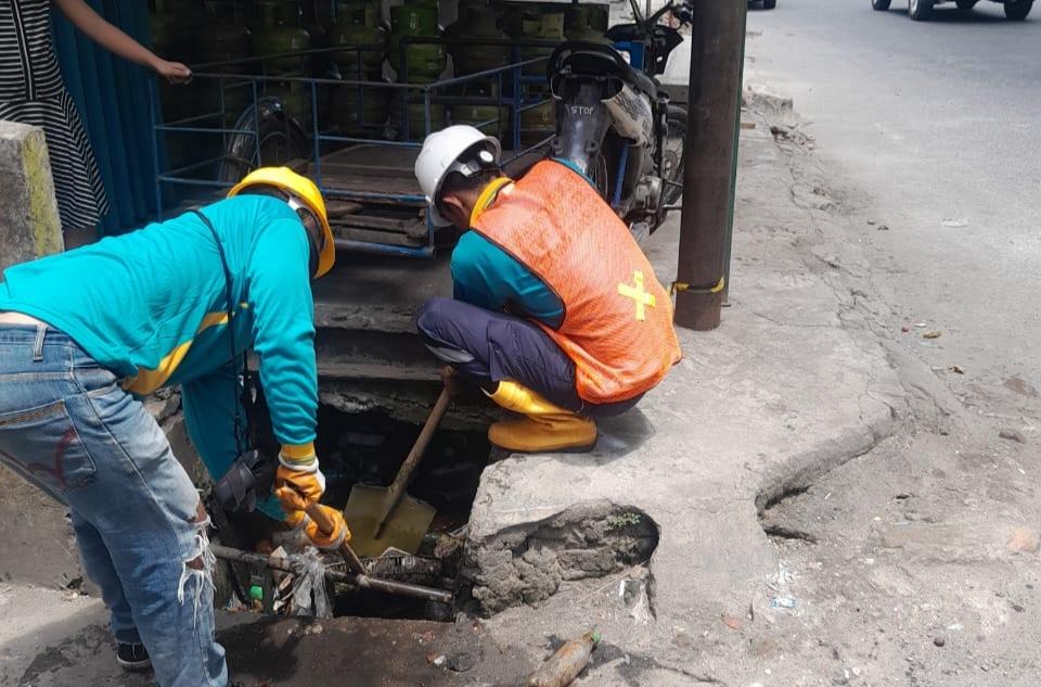 Warga Resah Drainase Ditutup Permanen, Plt Kadis SDABMBK Medan Sidak Jalan Gaperta