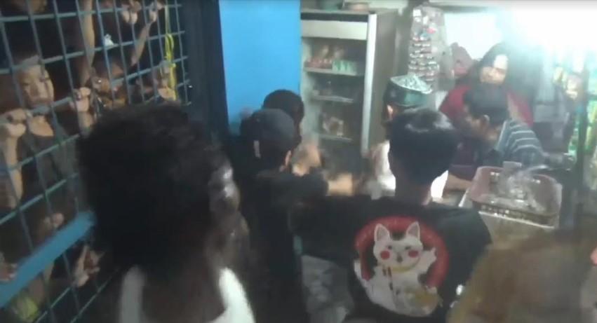 Dua Pencuri Gas Babak Belur Dihajar Warga di Tanjungbalai