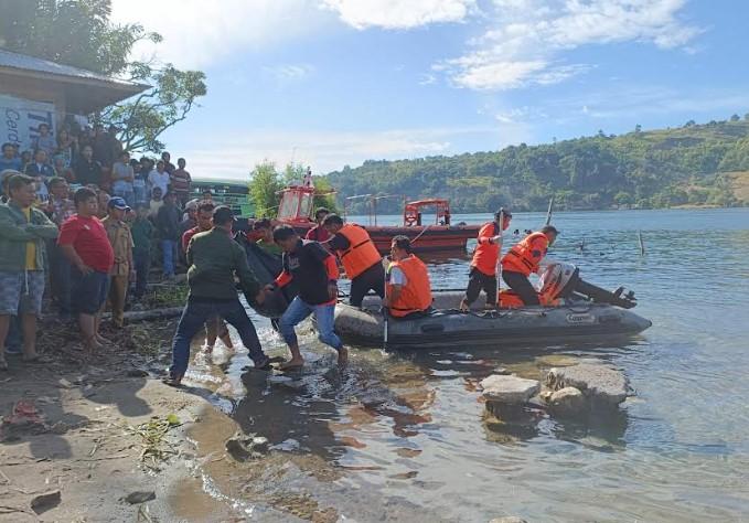 Dua-remaja-di-Tapanuli-Utara-meninggal-dunia-akibat-tenggelam-di-perairan-Danau-Toba.jpg