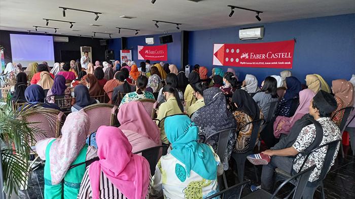 Faber-Castell-menggelar-workshop-guru.jpg