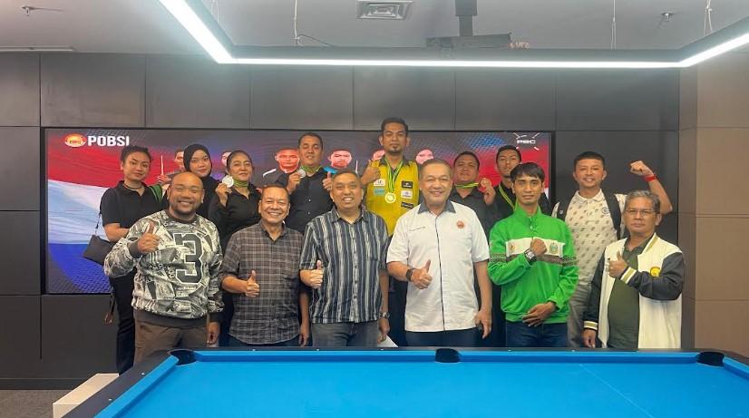 Foto-bersama-kontingen-Sumut-usai-tampil-di-Kejurnas-POBSI_1.jpg