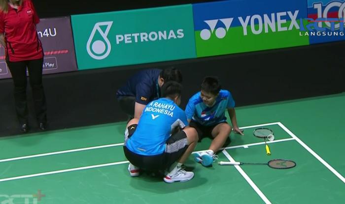 Ganda-putri-ApriyaniFadia-vs-Wng-Chen-ChenYi-Fan-Jia.jpg