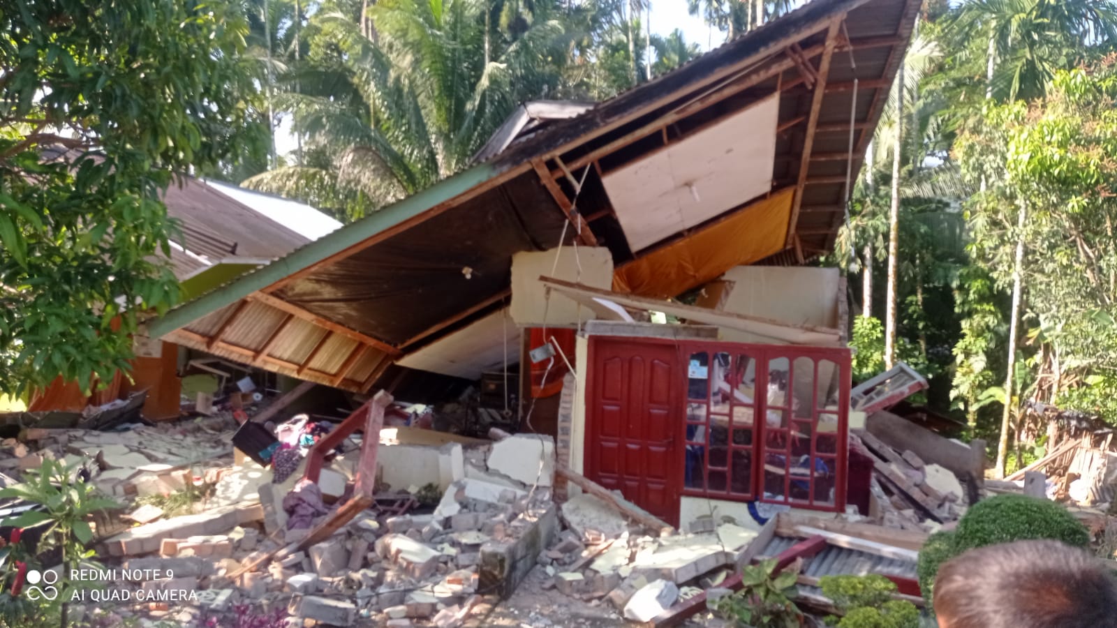 Gempa-Bumi-Pasaman-Barat-hancurkan-rumah.jpg