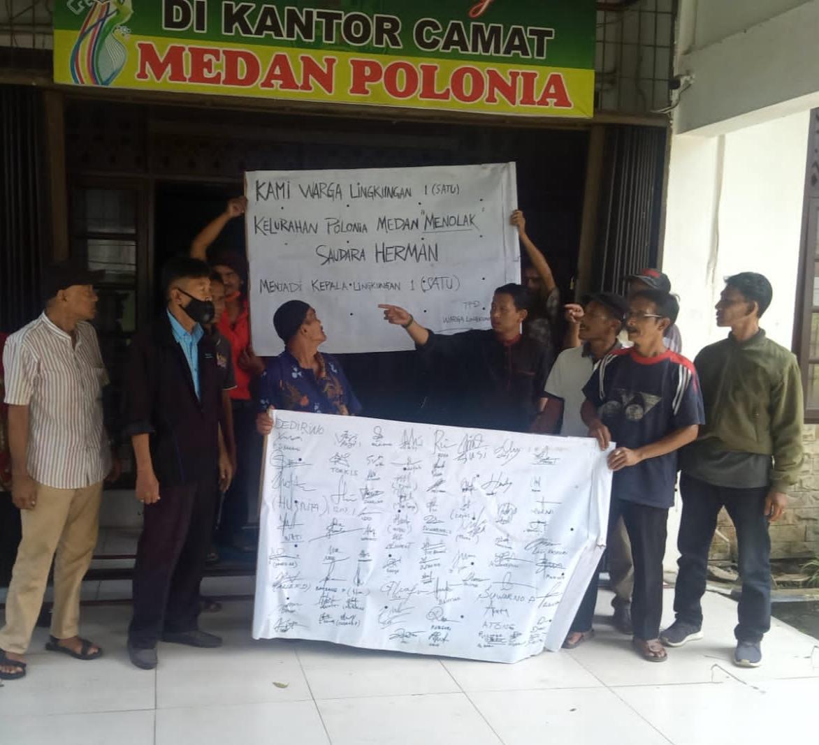 Geruduk-Kantor-Camat-Medan-Polonia.jpg