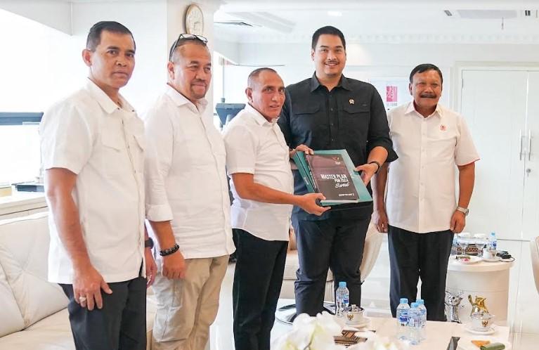 Gubernur-Sumatera-Utara-Sumut-Edy-Rahmayadi-bertemu-dengan-Menpora.jpg
