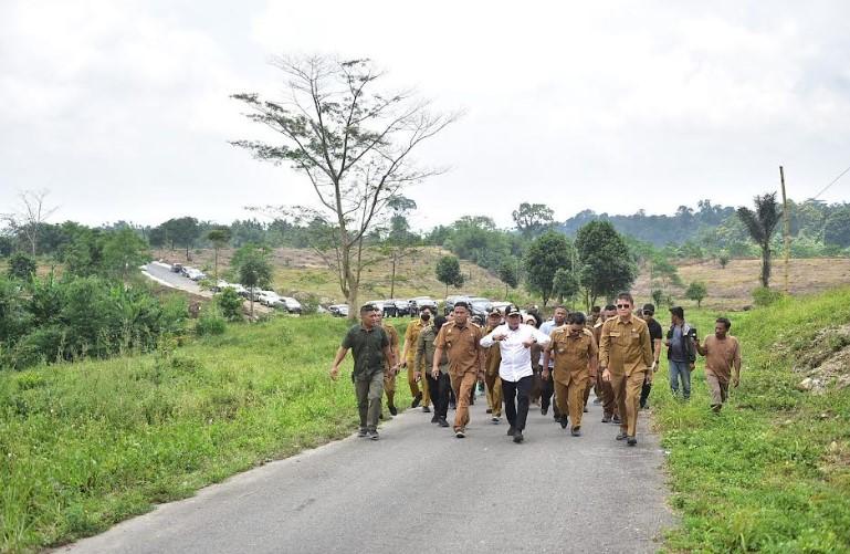Gubernur-Sumatera-Utara-Sumut-Edy-Rahmayadi-meninjau-jalan-alternatif-Medan-Berastagi.jpg