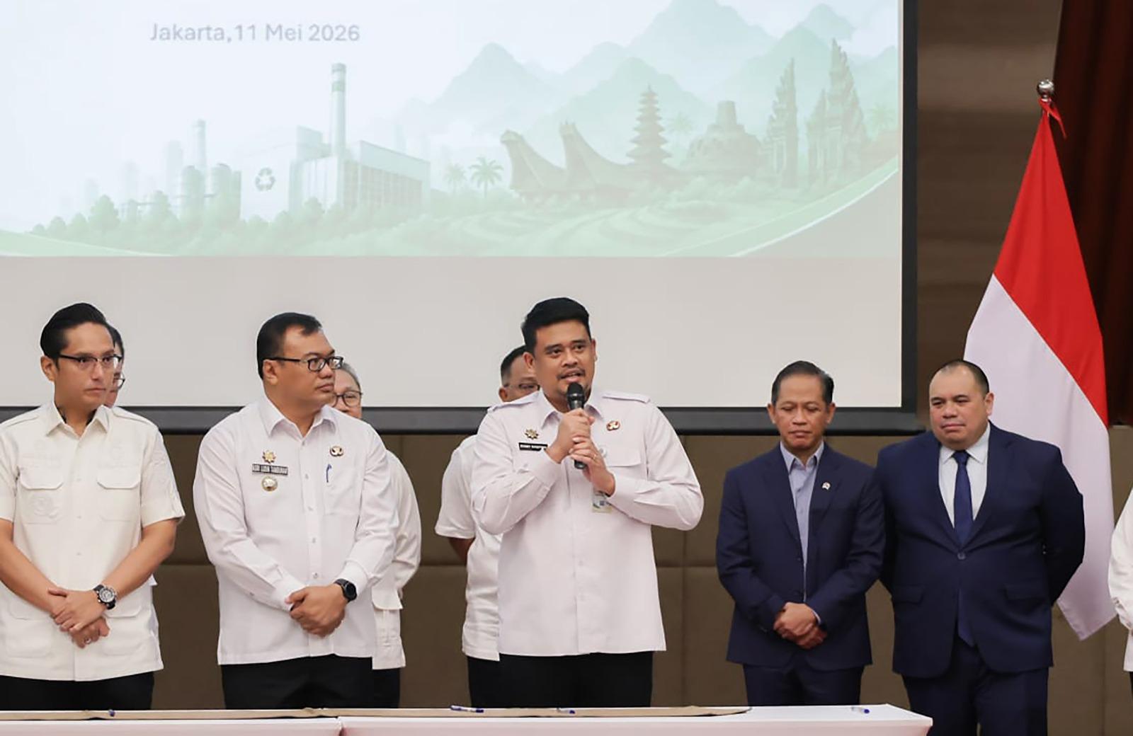 Gubsu Bobby Teken MoU PSEL dengan Danantara, Targetkan Medan Raya Bebas Sampah