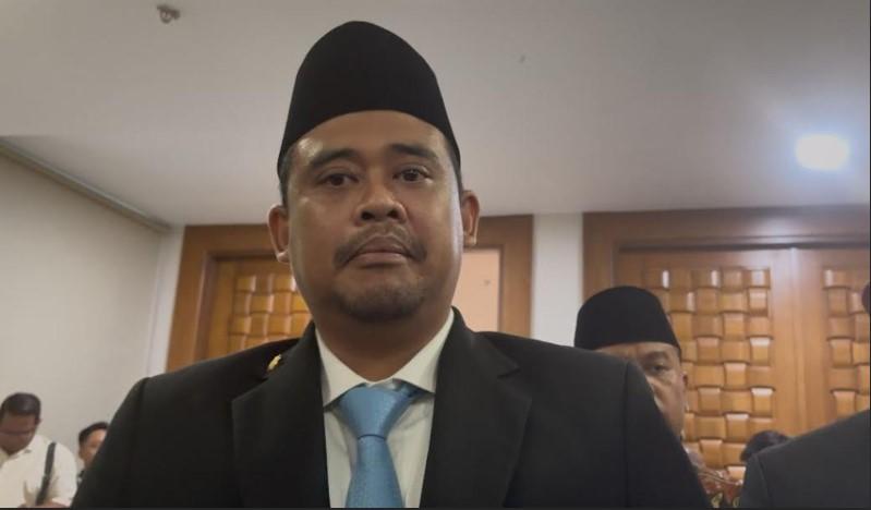 Gubernur-Sumut-Bobby-Nasution-saat-diwawancarai-usai-melantik-4-pejabat.jpg