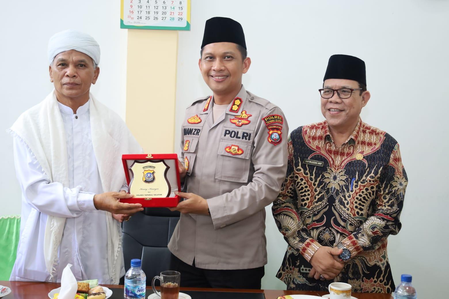 Halal-Bihalal-bersama-Ketua-Majelis-Ulama-Indonesia-MUI.jpg
