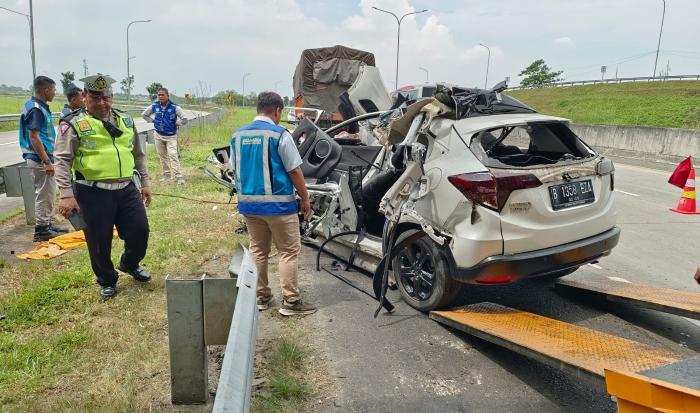 Honda-HR-V-tabrakan-di-tol.jpg