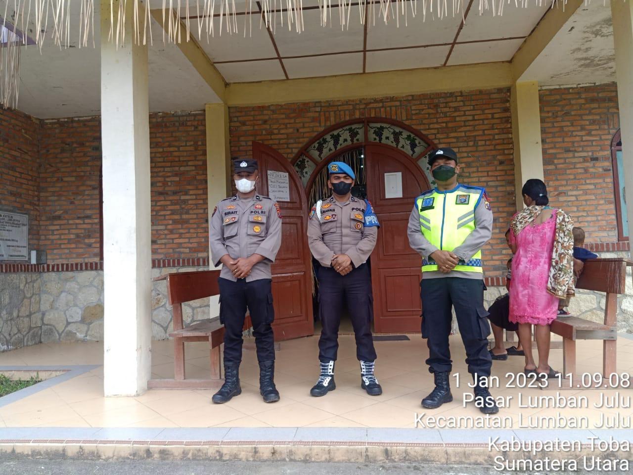Ibadah-awal-Tahun-2023-Polres-Toba-gereja.jpg