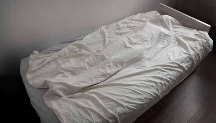 Ilustrasi-mayat-di-tempat-tidur.jpg