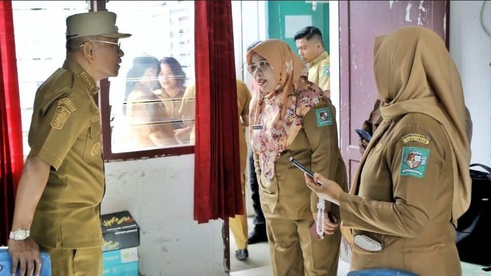 Inspeksi-Mendadak-Sidak-Bupati-Anton-Achmad-Saragih-terhadap-Kantor-Kecamatan.jpg