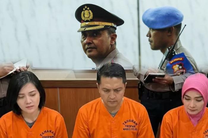 Istri-Didik-Putra-Miranti-Afriana-DAN-polwan-Aipda-Dianita-Agustina.jpg