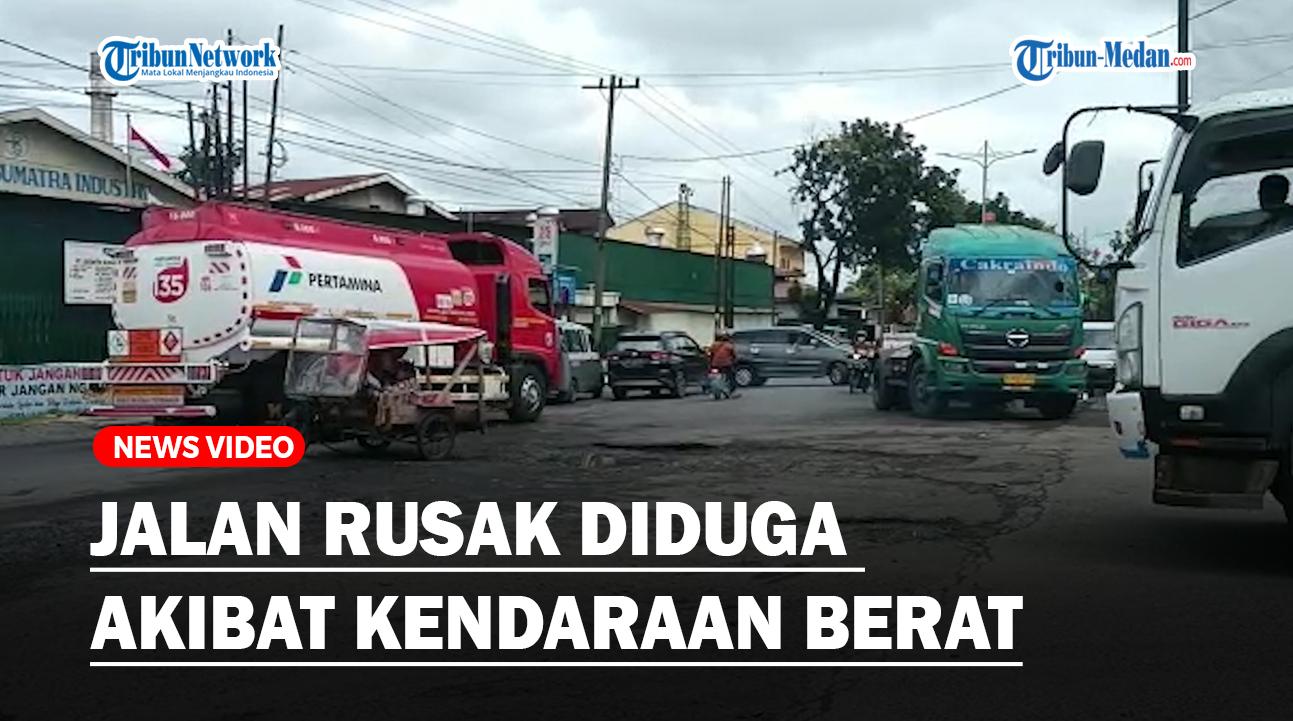 Jalan-Rusak-Diduga-Akibat-Kendaraan-Berataa.jpg