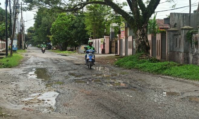 Jalan-Sei-Asahan-rusak-parah-dan-hancur-lebur.jpg